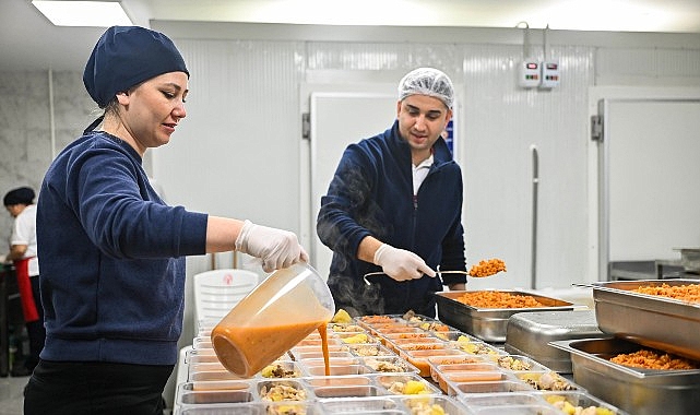 Bornova’da Askıda Yemek: Dayanışmanın Yeni Yolu