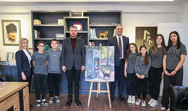 Buca’da Akıllı Geri Dönüşümle Sokak Hayvanlarına Destek: Gençler Parklarda Uygulamaya Başladı
