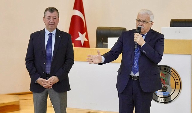 Burhaniye Belediye Yetkilileriyle Öğrenciler Arasında Samimi Buluşma ve Şehrin İşleyişinin Anlatımı