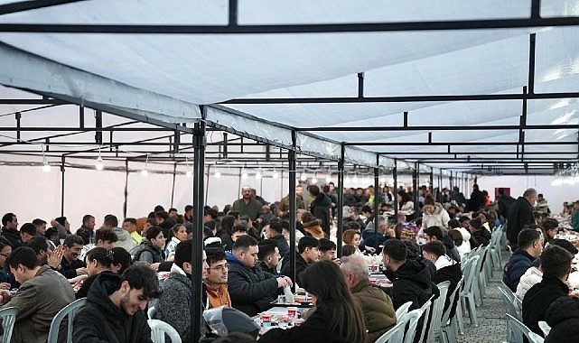 Çeşme’de Ramazan Coşkusu: Mahalle İftarları ve Eğlenceler Başladı