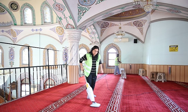 Çiğli’de Ramazan Boyunca Caminin Hijyen ve Güvenliğine Odaklı Temizlik Seferberliği