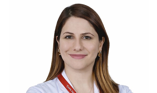 Dijital Ekran Kullanımının Omurga Sağlığı Üzerindeki Etkileri ve Pratik Önlemler