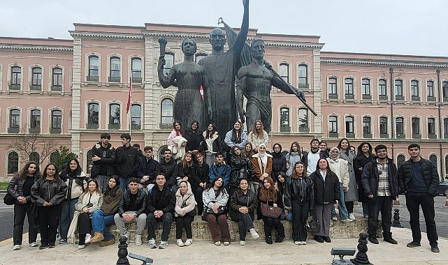 İstanbul Üniversitesi Ziyaretinde YKS Hazırlık Öğrencileri için Bilgilendirme ve Tanıtım Gezisi