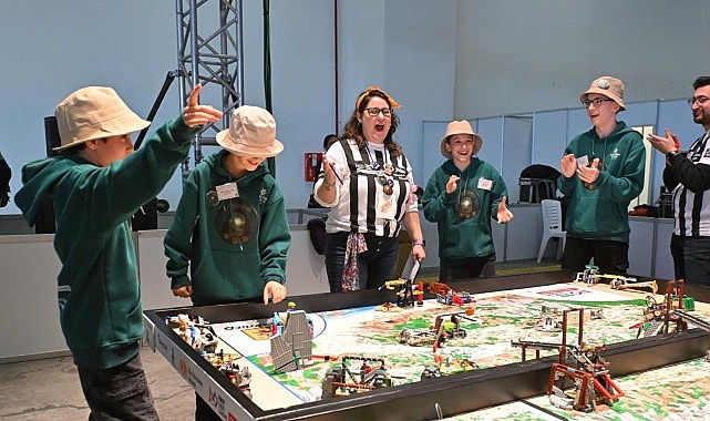 İzmir’de UNEARTHED Temalı FIRST LEGO League Challenge Sezonu Başladı: Yerel Turnuvalarda Genç Zihinler Sahneye Çıktı
