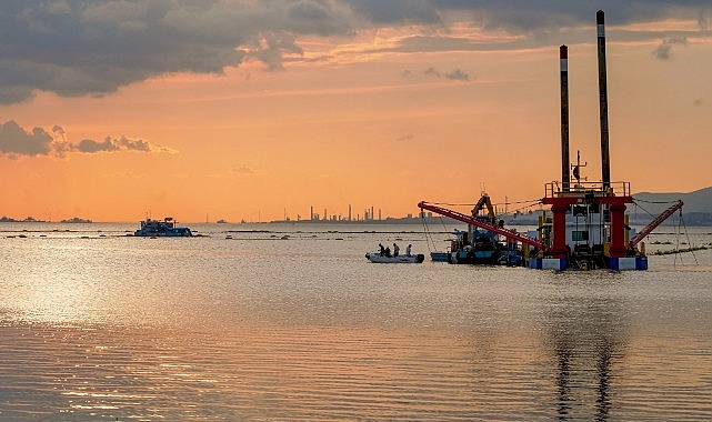 İzmit Körfezi Dip Çamuru Temizliğiyle Deniz Ekosisteminde Yeni Bir Dönem