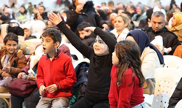 İzmit Ramazan Çadırı: İftarın Büyüleyen Atmosferi ve Aile Şovları