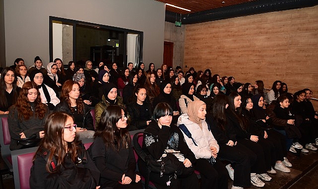 Karagöz Gösterisiyle Ramazan Gelenekleri ve Eğitimli Öğrenci Deneyimi Bursa Panorama 1326’de