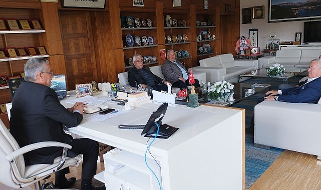 Kemer Ulaşım Hizmetleri Odası Başkanı ve Yönetimi, Belediye Başkanını Ziyaret Etti