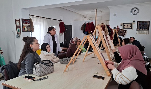 Nevşehir’de Geleneksel Halı Dokuma Kursunda Heyecanlı Ziyaret ve Usta-Öğrenci İşbirliği