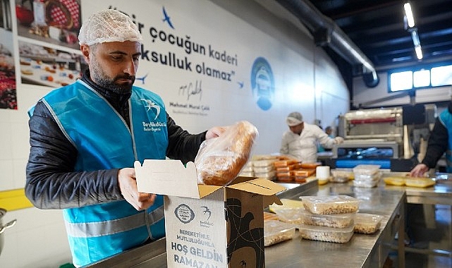 Ramazan Dayanışmasıyla Beylikdüzü’nde Sıcak Yemek ve Çorba Noktaları