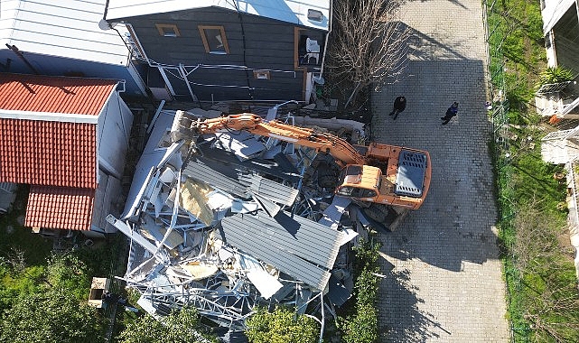 Seferihisar’da Kaçak Yapılarla Mücadele: 11 Yapının Yıkım Kararı Uygulamaya Başlatıldı