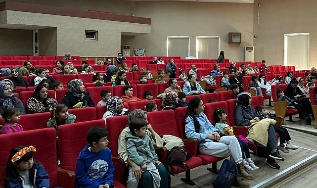 Şubat Ayında Gölcük’te Çocuk Tiyatrosu: Eğlence ve Öğreti İçeren Gösterimler