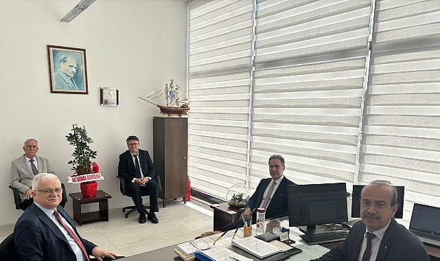 Vergi Haftası Ziyaretinde Başkan Devecilerden Vergi Dairesi Çalışanlarına Teşekkür