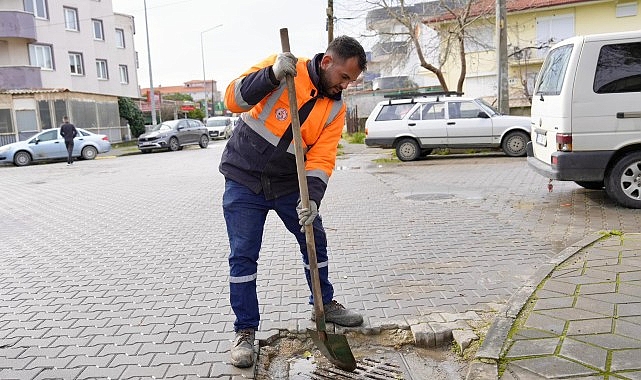 Yağış Drenajı İçin Mazgal Temizlikte 7/24 Görevdeyiz: Ekipler Meyerena Çalışmalara Devam Ediyor