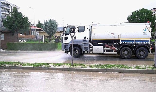 Yağış Sonrası Taşkın Mücadelesi: Aliağa’da Hızlı Müdahale ve Koordineli Çalışmalar