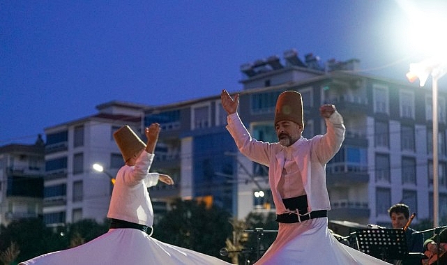 Alpkent Mahallesi’nde İftar Sofrası: 3 Binden Fazla Vatandaş Birlikte Oruç Açtı