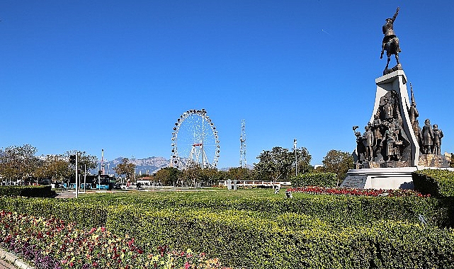 Antalya’da Bahar Renklerini Şehre Taşıyan Üretim ve Peyzaj Projeleri