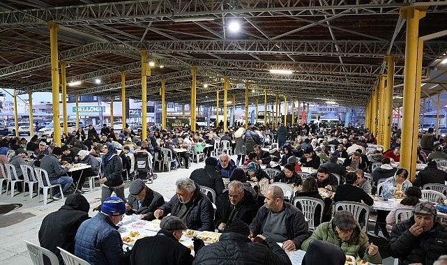 Aydın’da Ramazan Dayanışması: İftar Sofraları Şehrin Dört Bir yanında Kuruldu