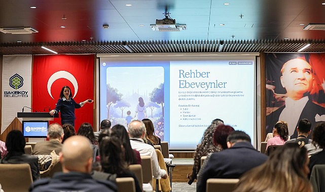 Bakırköy’de Kadınlar İçin 5 Günlük Dijital ve Sanat Odaklı Etkinlikler: Teknolojik Anneler ve Aile İçin Çözüm Önerileri