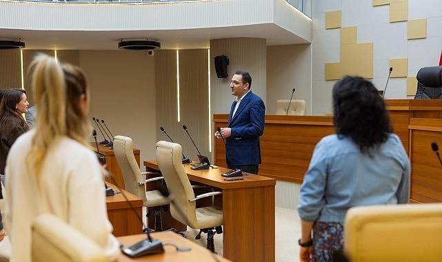 Balçova Belediyesi Yeni Evlenecek Çiftlere Alışveriş Kartı Desteğini Sürdürüyor
