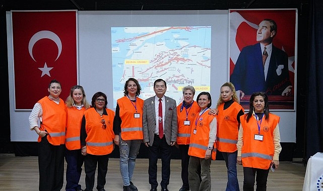Balıkesir’de Depremsellik ve Zemin-Katman İlişkisi Üzerine Uluslararası Perspektif