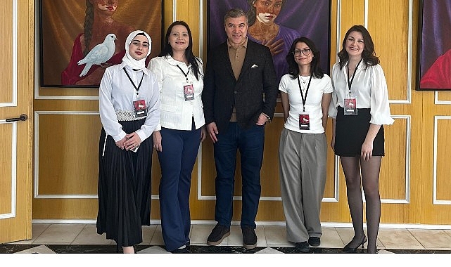 Barışın Kadınları: İzmir’de Haydar Ekinek’in Kadın Hafızasını Yansıtan Sergi
