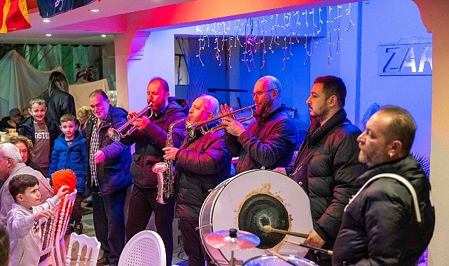 Bornova’da Geleneksel İftar Buluşması: Ömer Eşki ve Dost Dayanışmasıyla Lezzet Dolu Akşam