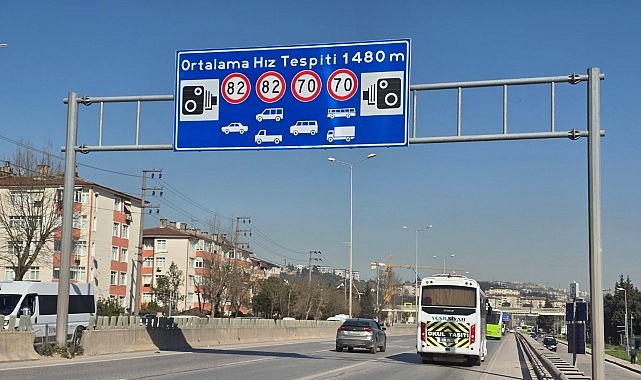 D-100 Karayolu’nda Hız Sınırları Güncellendi: EDS Tabelaları Yenilendi ve Sürücü Bilgilendirme Güçlendirildi