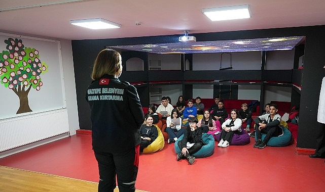 Deprem Haftası Çerçevesinde STEM Atölyesiyle Dayanıklı Bina Tasarımı