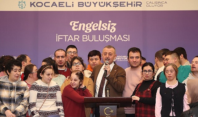 Engelsiz İftar: Özel Bireylerden Başkan Büyükakın’a Yoğun Sevgi Gösterisi