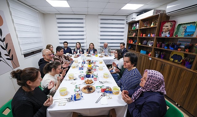 Engelsiz Yaşamevi’ndeki İftarıyla Dayanışma Mesajı: Engelli Aileleriyle Birlikte Sofra ve Sohbet