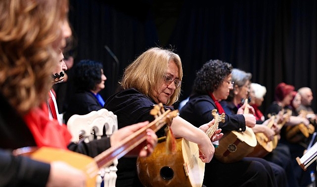 Gemlik’te 8 Mart Kadınlar Günü İçin Özel Konser ve Bağlama Kursu Gösterisi