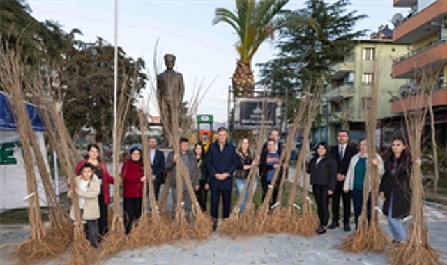 İzmir Büyükşehirli Başkan Tugay Beydağ’da Dayanışma ve Fidan Desteğiyle Ramazan Ruhunu Pekiştirdi