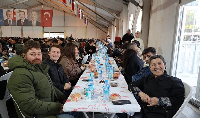 İzmit Ramazan Çadırı: Birlik ve Paylaşımın Coşkusu Kent Meydanı’nda