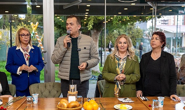 Kadın Emeğiyle Dayanışma: Özyiğit İftar Programında Kadın Üretici Pazarı Emekçilerinin Yanında