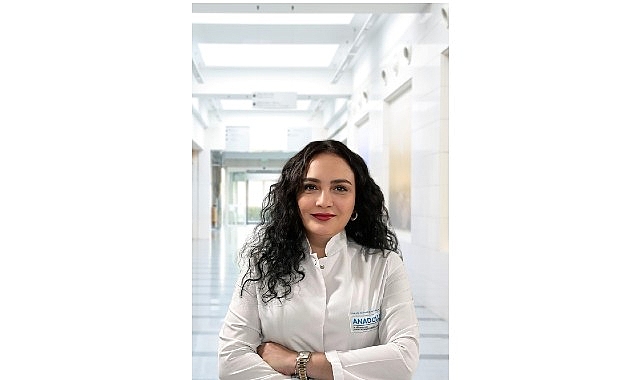 Kadınlarda ve Erkeklerde Saç Dökülmesinin Sebepleri ve Doğru Yaklaşım
