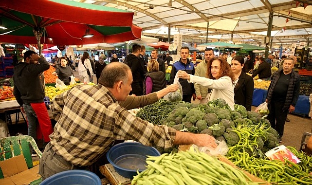 Karşıyaka’da Pazar Yerlerinde Kesici Alet Satışının Yasaklanması İçin Yeni Adım