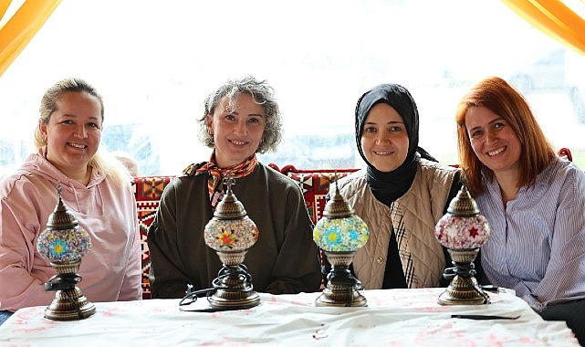 Kartepe Ramazan Etkinliklerinde Sanatın Işığı Cam Altı ve Mozaik Atölyeleri