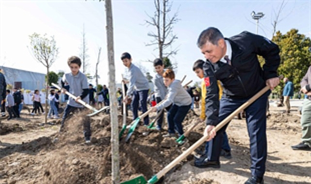 Kültürpark’ta Yeni Yeşil Doku: 190 Ağaçla 190 Yeni Nefes