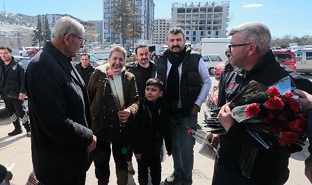Nevşehir’de 8 Mart Kutlamasında 5 Binden Fazla Karanfil Kadınlara Uğurlandı