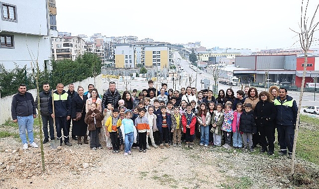Nilüfer’de Orman Haftasıyla Ağaç Dikimi: Öğrenciler Doğaya Değer Katıyor