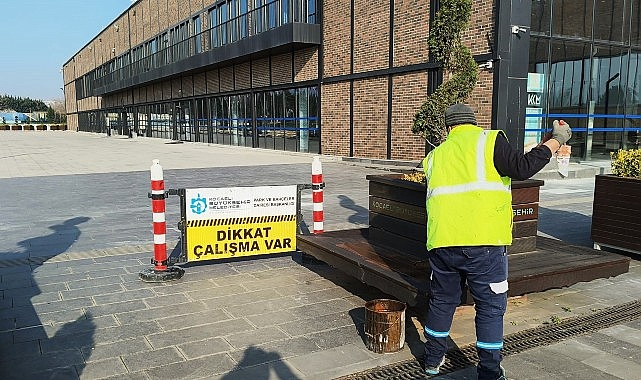 Seka Park Donatıları Yenileniyor: Boya ve Verniklerle Güvenli ve Estetik Park Deneyimi