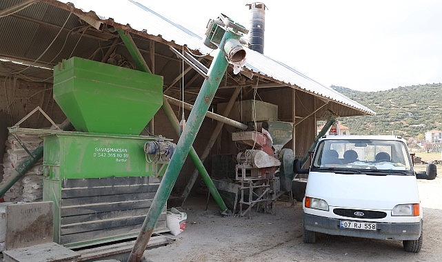 Yazır’da Yem Ezme ve Kırma Makinesiyle Çiftçilere Destek: Verimlilik ve Uygun Maliyet