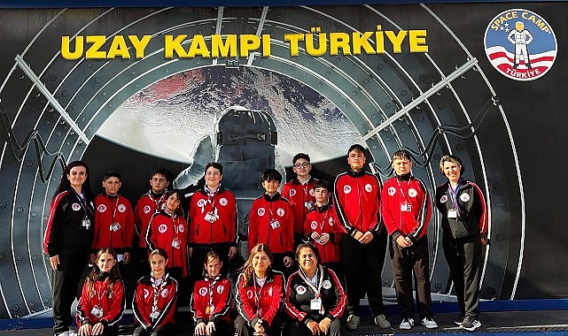 Yıldızlar ve Gezegenler: Girne İzcilerinin Uzay Kampı Türkiye Deneyimi