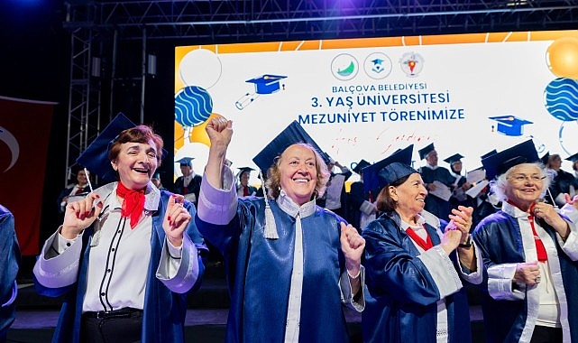 Balçova Belediyesi 3. Yaş Üniversitesi Mezuniyet Töreni 2025–2026 Dönemi Coşkusu
