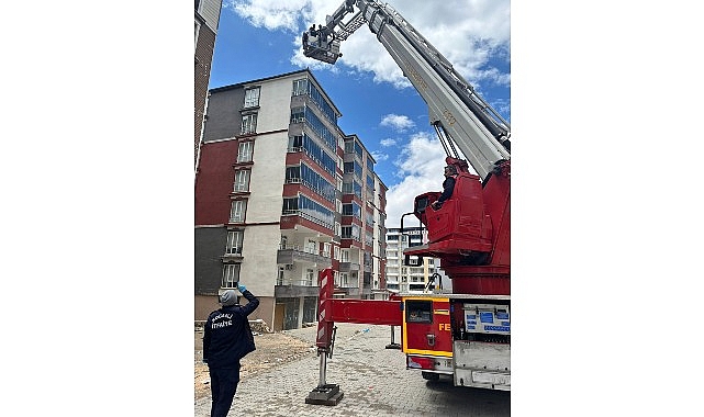 Besni İtfaiyesi İçin 40 Metrelik Merdivenli Aracın Operatör Eğitimi Tamamlandı