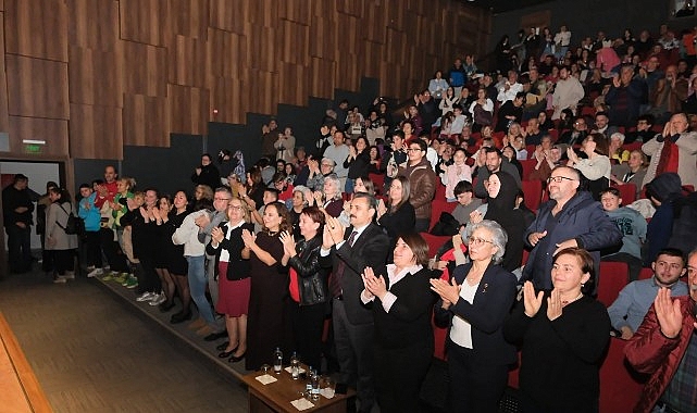 Bir Efe, Bir Sevda, Bir Destan: Çanakkale Zaferi’nin 111. Yılı Dikili Belediyesi Gösterisi