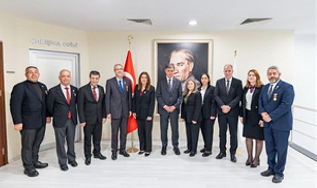 Çanakkale Şehitleri Anma İçin Şehit Aileleriyle Buluşan İzmir Büyükşehir Başkanı