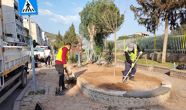 Efeler’de Park ve Yeşil Alanlarda Ramazan Bayramı İçin Kapsamlı Temizlik ve Düzenleme Hareketliliği
