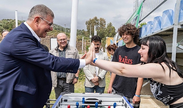 Gençlik İçin Şehrin Sesi: İzmir’in Gençlik ve Gönüllülük Projeleri